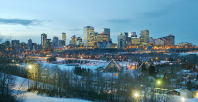 Shoppen bij nieuwe outlet mall direct naast Edmonton International Airport